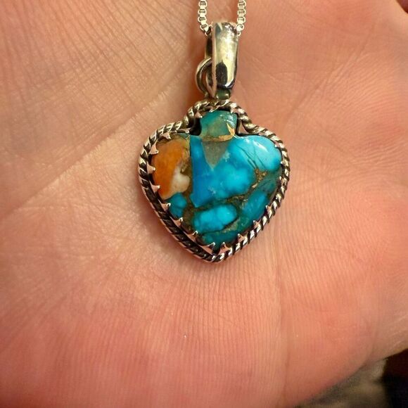 Spiny Copper Oyster Turquoise Spade Heart Pendant Necklace Sterling Silver - Picture 3 of 5